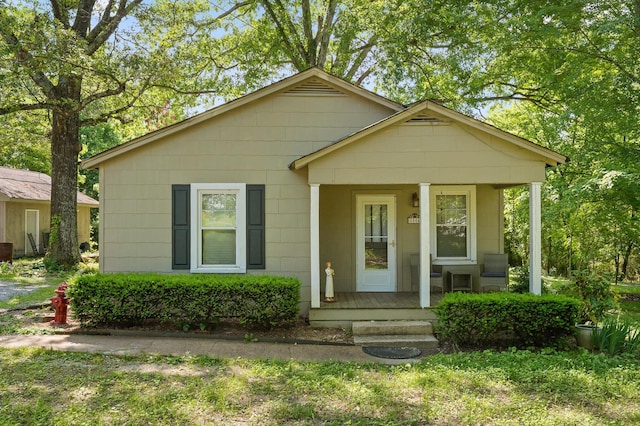 8504 Walnut Rd, Hixson, TN 37343 - bungalow featuring a porch
