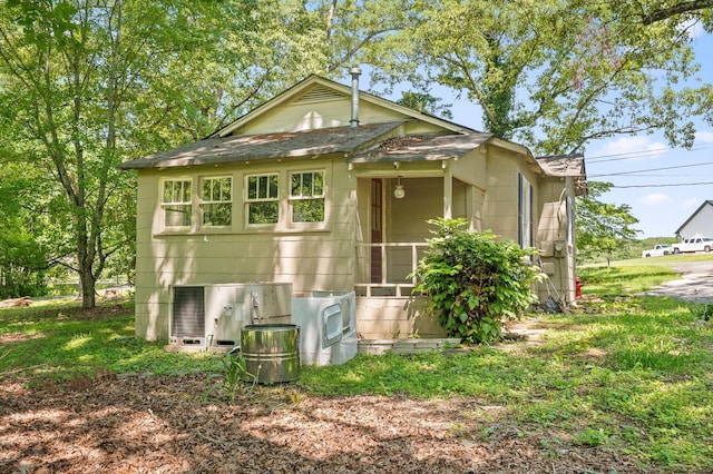 8504 Walnut Rd, Hixson, TN 37343 - view of front of property featuring ac unit and a shingled roof