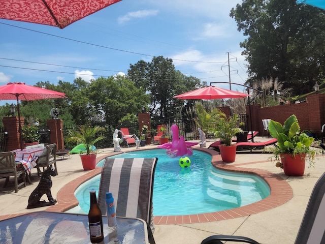 3415 Bennett Rd, Chattanooga, TN 37412 - view of pool featuring a patio