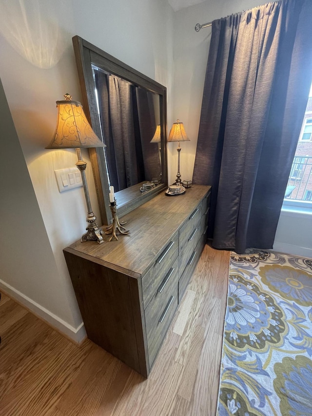 4 Cherokee Blvd Unit 306, Chattanooga, TN 37405 - bedroom featuring wood finished floors and baseboards