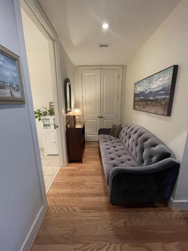 4 Cherokee Blvd Unit 306, Chattanooga, TN 37405 - hallway featuring light wood-style flooring