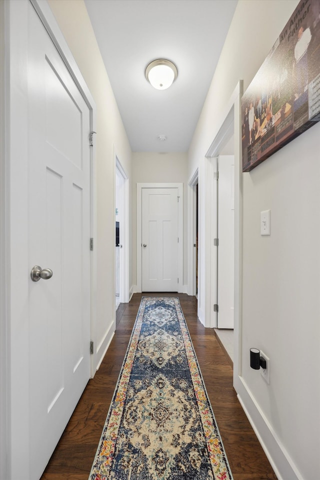 1590 Buttonwood Unit 20, Chattanooga, TN 37421 - hallway featuring baseboards and dark wood-type flooring