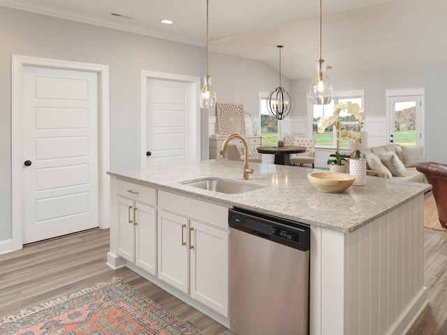 8868 Knolling Loop Unit 36, Ooltewah, TN 37363 - kitchen with dishwasher, a sink, light wood finished floors, a kitchen island with sink, and white cabinets
