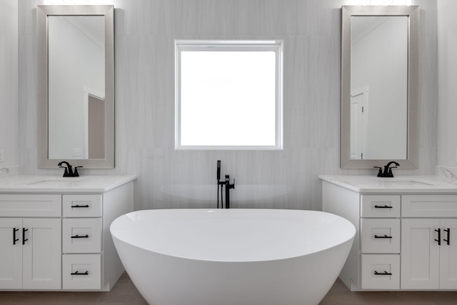 6221 Alexandra Pl, Chattanooga, TN 37416 - bathroom with a freestanding tub and two vanities