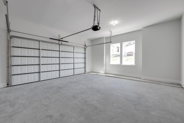 6221 Alexandra Pl, Chattanooga, TN 37416 - garage featuring a garage door opener