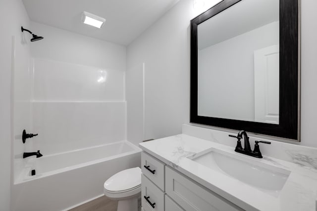 6221 Alexandra Pl, Chattanooga, TN 37416 - full bathroom featuring vanity, toilet, bathtub / shower combination, and wood finished floors