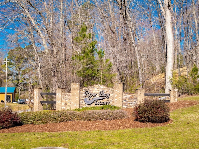 6221 Alexandra Pl, Chattanooga, TN 37416 - community sign with a lawn