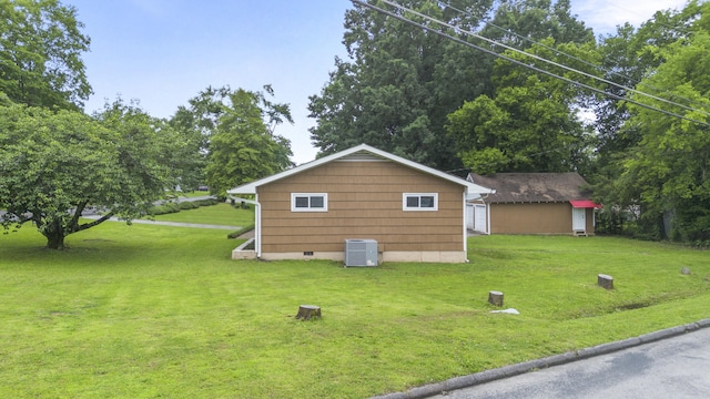 1331 Phils Dr, Chattanooga, TN 37421 - view of side of home with a yard, central AC unit, and crawl space