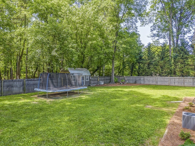 201 N Tibbs Rd, Dalton, GA 30720 - view of yard with a trampoline