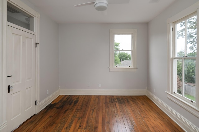 1501 Chamberlain Ave, Chattanooga, TN 37404 - empty room featuring dark wood-style flooring, baseboards, and a ceiling fan