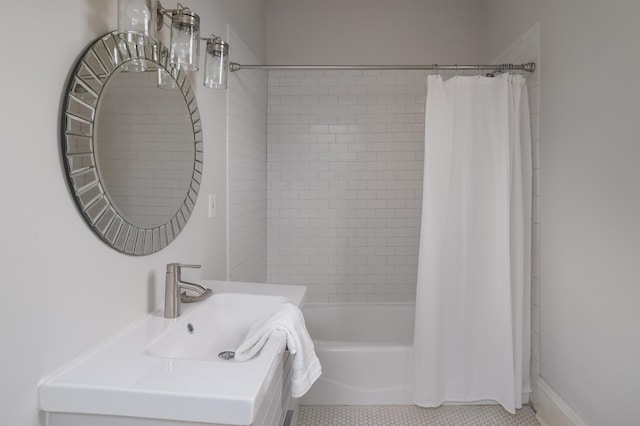 1501 Chamberlain Ave, Chattanooga, TN 37404 - bathroom featuring shower / bath combo, tile patterned floors, and vanity