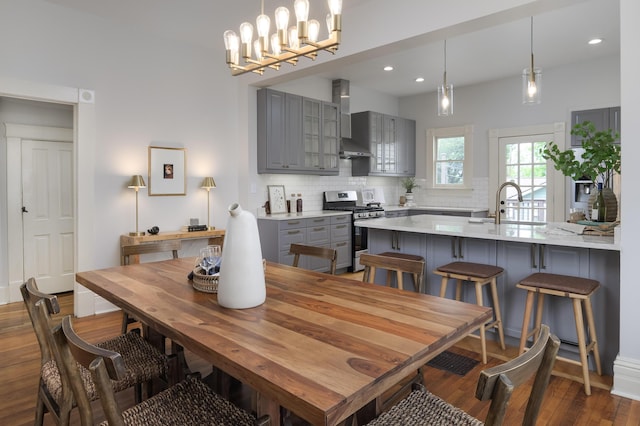 1501 Chamberlain Ave, Chattanooga, TN 37404 - dining area with dark wood-style flooring, recessed lighting, and a chandelier