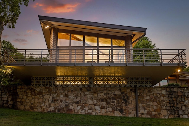 702 S Crest Rd, Chattanooga, TN 37404 - view of rear view of house