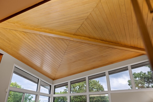 702 S Crest Rd, Chattanooga, TN 37404 - detailed view of wood ceiling