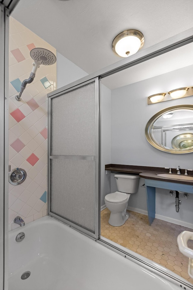 702 S Crest Rd, Chattanooga, TN 37404 - bathroom with toilet, bathing tub / shower combination, and a sink