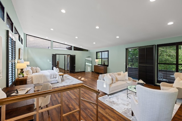 702 S Crest Rd, Chattanooga, TN 37404 - living room featuring lofted ceiling, recessed lighting, and wood finished floors