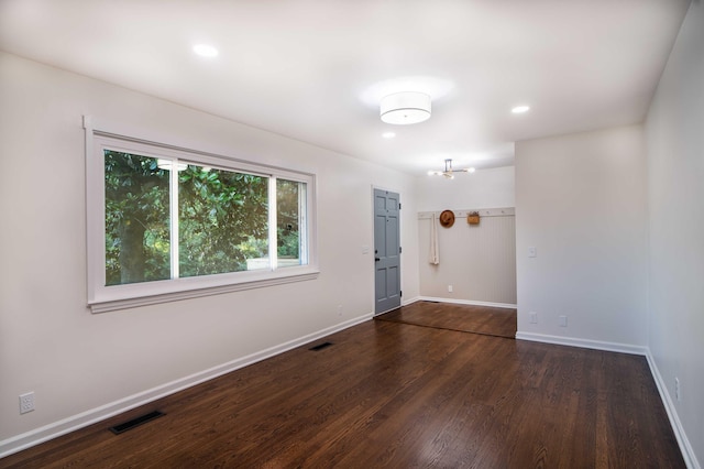 1306 Phyllis Ln, Chattanooga, TN 37421 - spare room featuring wood finished floors, baseboards, and recessed lighting