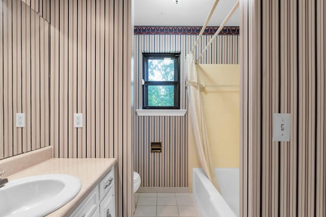 2434 Haven Cove Ln, Chattanooga, TN 37421 - full bath with wallpapered walls, vanity, tile patterned floors, toilet, and shower / bathtub combination with curtain
