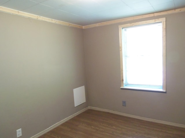 895 W Schmitt Rd, Rossville, GA 30741 - empty room with wood finished floors and baseboards