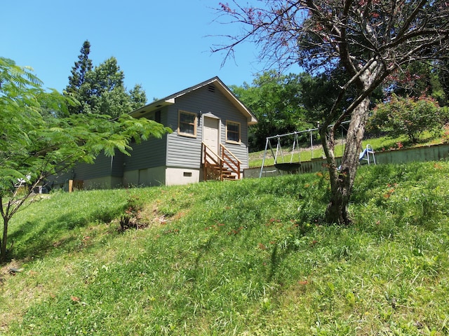 895 W Schmitt Rd, Rossville, GA 30741 - view of front facade featuring entry steps