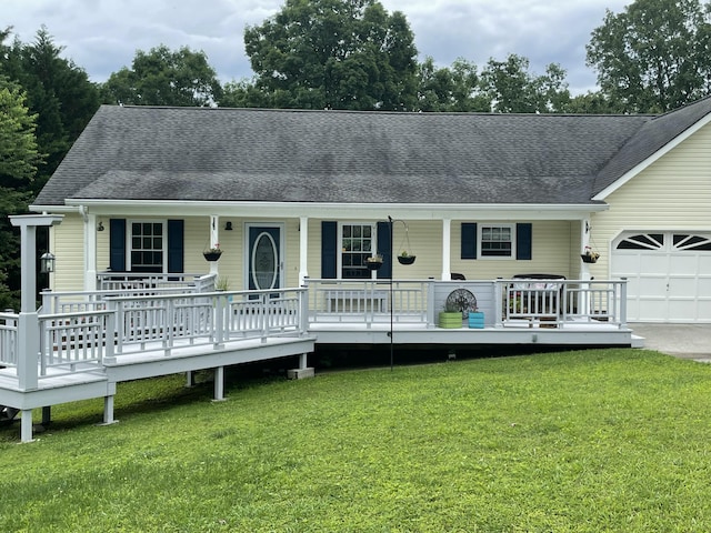 610 Hickory Ridge Trl, Ringgold, GA 30736 - view of front facade featuring a porch, an attached garage, and a front lawn