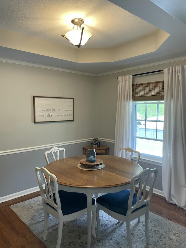 610 Hickory Ridge Trl, Ringgold, GA 30736 - dining area with wood finished floors and baseboards
