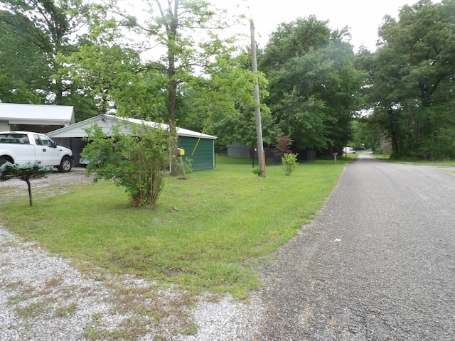634 Bellvue Cir, Spencer, TN 38585 - view of asphalt street