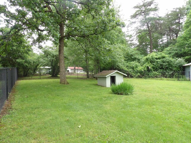 634 Bellvue Cir, Spencer, TN 38585 - view of yard