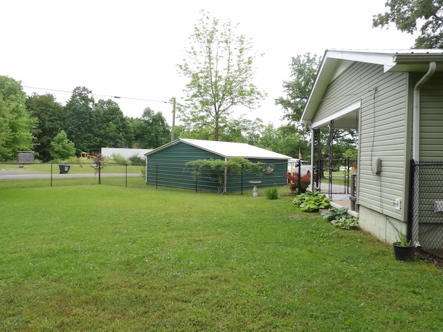 634 Bellvue Cir, Spencer, TN 38585 - view of yard
