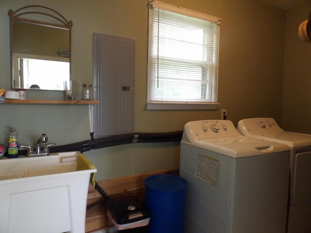 634 Bellvue Cir, Spencer, TN 38585 - laundry area featuring washer and dryer