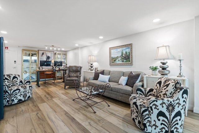 1131 Stringers Ridge Rd Unit 12B, Chattanooga, TN 37405 - living area featuring light wood-style floors, recessed lighting, and track lighting