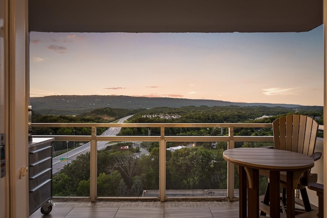 1131 Stringers Ridge Rd Unit 12B, Chattanooga, TN 37405 - view of balcony at dusk