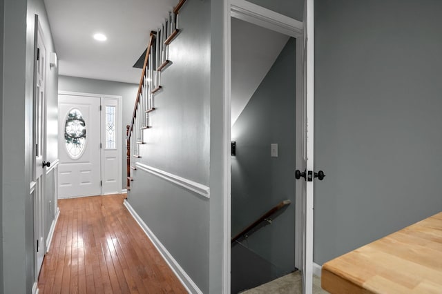 1714 S Crest Manor Ln, Chattanooga, TN 37404 - doorway with light wood-style flooring and baseboards