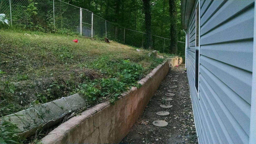 650 Osage Dr, Soddy Daisy, TN 37379 - view of yard