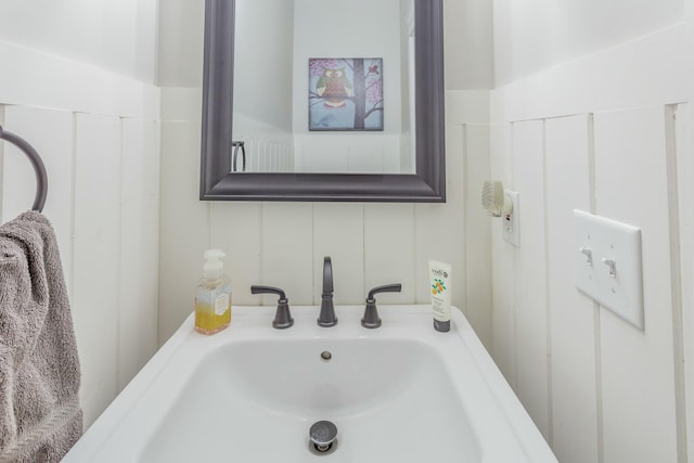 8870 Silver Maple Dr, Ooltewah, TN 37363 - bathroom featuring a sink