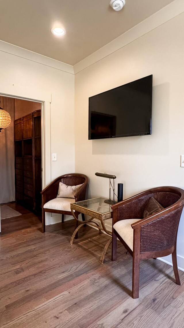 2617 Wendell Way, Chattanooga, TN 37421 - living area featuring wood finished floors, recessed lighting, and crown molding