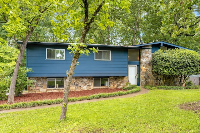 7335 Valley Ln, Hixson, TN 37343 - raised ranch featuring stone siding and a front lawn