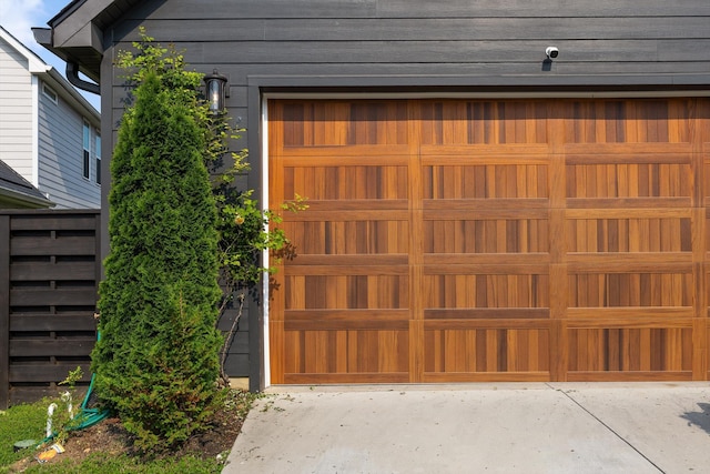 1531 Bowtie Rd, Chattanooga, TN 37421 - garage featuring concrete driveway