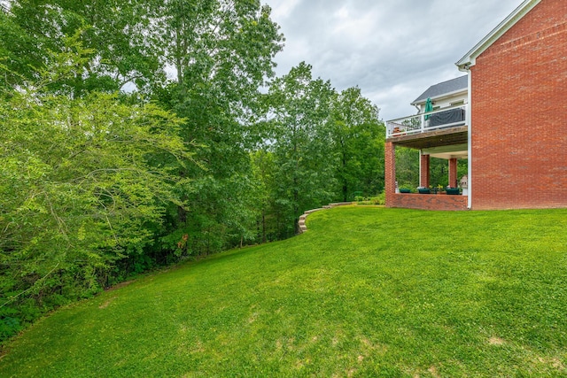 9548 Shadow Crossing Ln, Chattanooga, TN 37421 - view of grassy yard with a deck