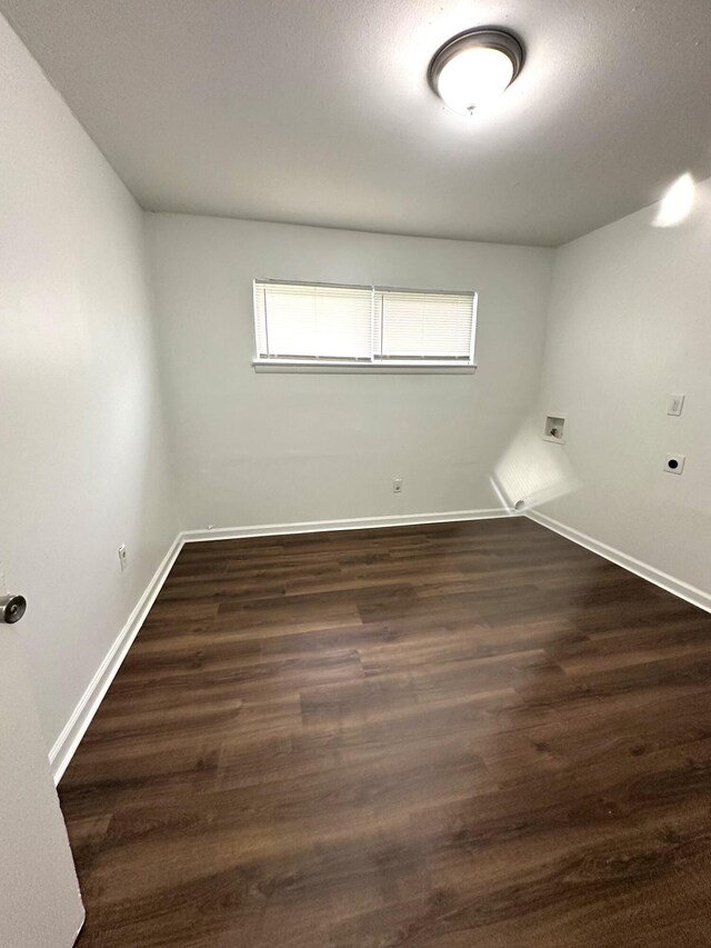 2011 Milne St, Chattanooga, TN 37406 - unfurnished room featuring plenty of natural light and dark wood finished floors