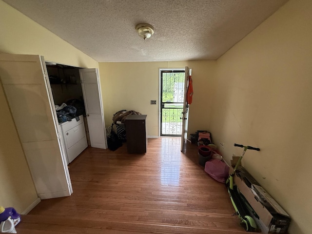 4509 Dumac Rd, Chattanooga, TN 37416 - interior space with a textured ceiling and wood finished floors