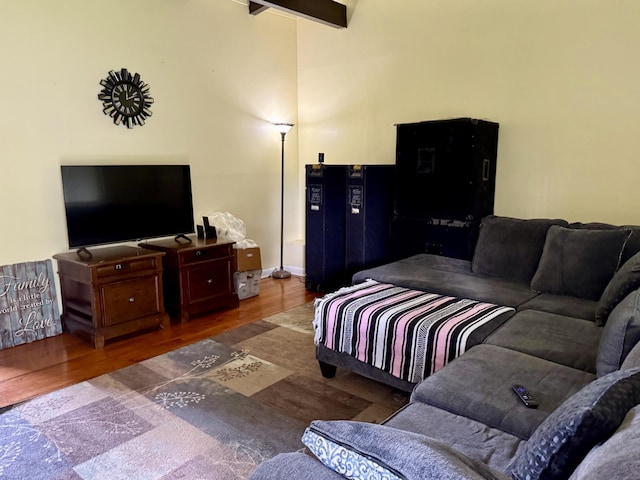 4509 Dumac Rd, Chattanooga, TN 37416 - living area featuring wood finished floors and baseboards