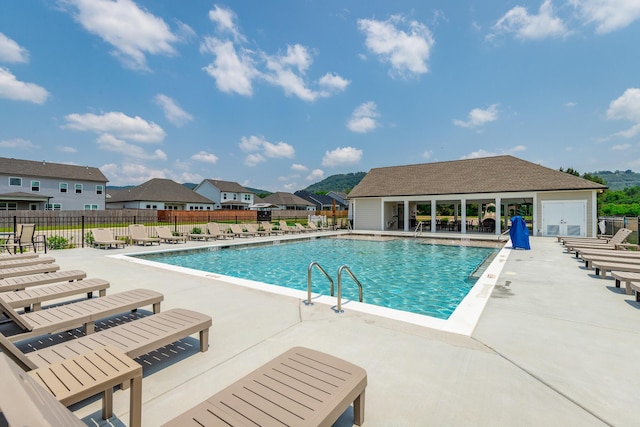 9058 Knolling Loop, Ooltewah, TN 37363 - community pool with a patio area