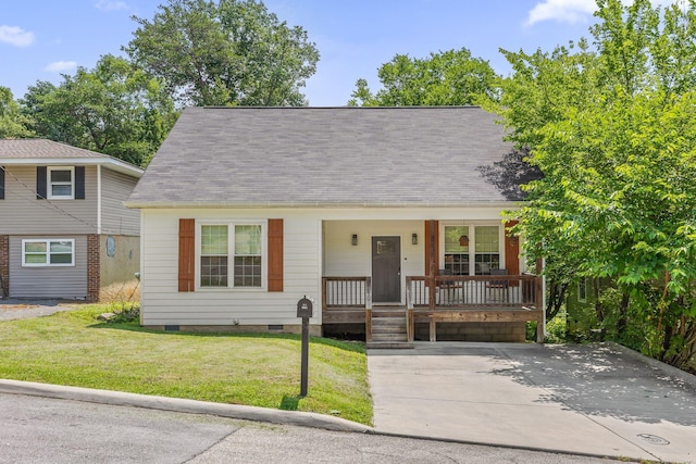 812 Merriam St, Chattanooga, TN 37405 - view of front of house with covered porch, crawl space, and a front lawn