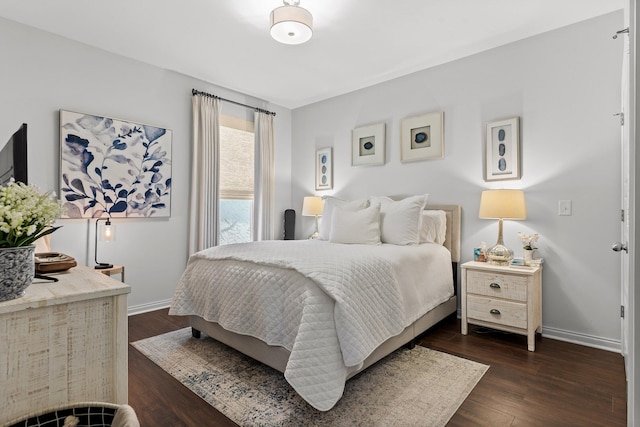 812 Merriam St, Chattanooga, TN 37405 - bedroom featuring baseboards and dark wood finished floors