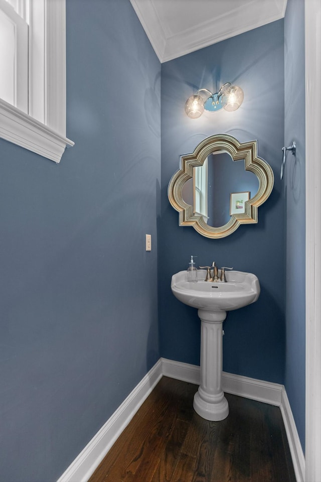 410 Stringer St, Chattanooga, TN 37405 - bathroom featuring ornamental molding, baseboards, and wood finished floors