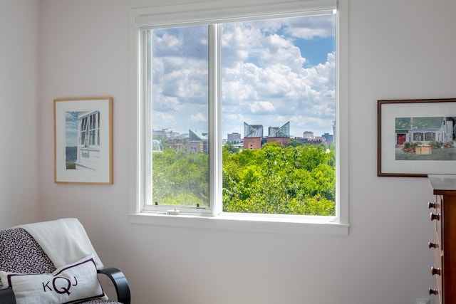 200 Manufacturers Rd Apt 507, Chattanooga, TN 37405 - living area featuring a view of city