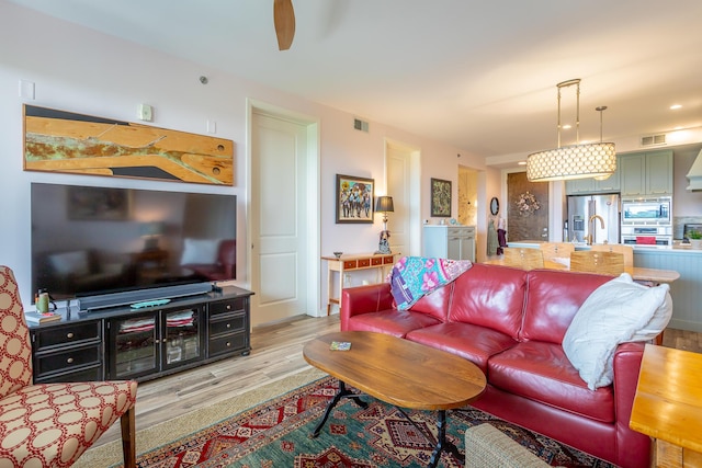 200 Manufacturers Rd Apt 507, Chattanooga, TN 37405 - living area featuring light wood-style floors