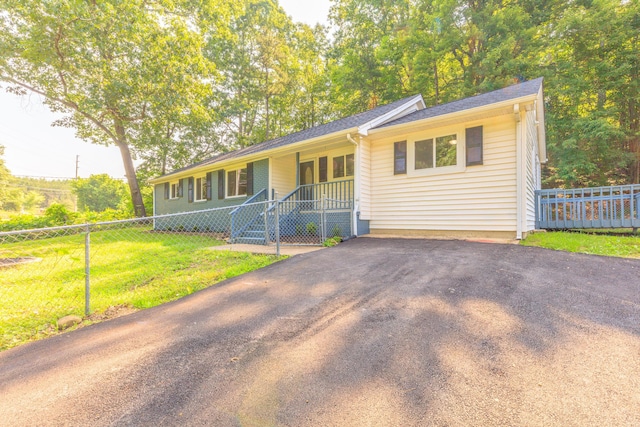 1806 Dallas Lake Rd, Soddy Daisy, TN 37379 - ranch-style home with driveway