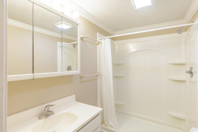 1806 Dallas Lake Rd, Soddy Daisy, TN 37379 - full bath with vanity, ornamental molding, and shower / bath combination with curtain